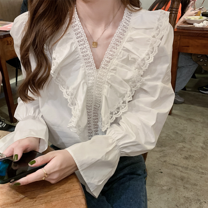 Real price real shooting 2021 autumn retro slim long sleeve shirt female trumpet sleeve V-neck top