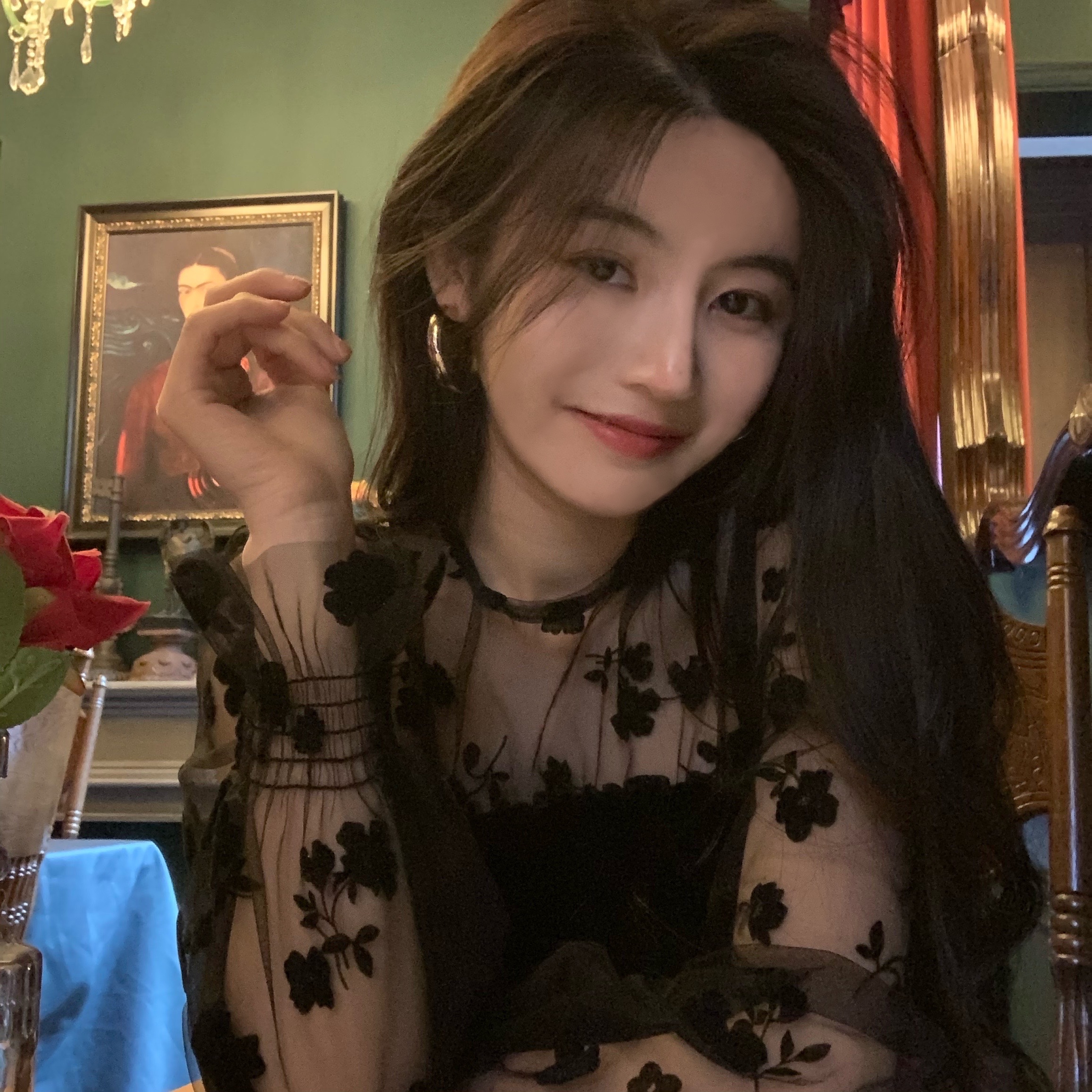 Real shooting and real price design sense autumn and winter slim fitting velvet stitching mesh flower shirt bottom Shirt Top