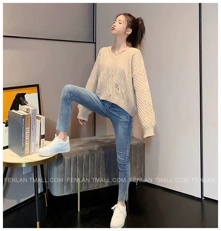 Short hole sweater women's 2021 autumn winter casual casual casual casual casual V-neck twist bottomed sweater