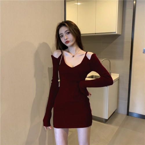 Real price V-neck Sling Dress with sexy temperament