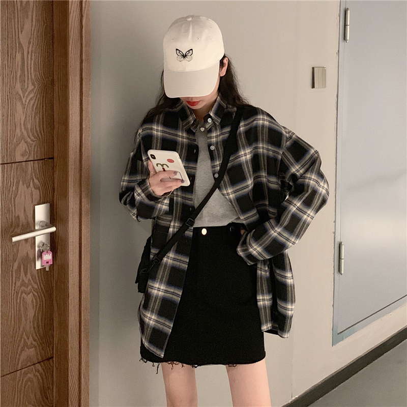 Korean fashion autumn Plaid Shirt coat women's Retro Hong Kong style clothes are loose and fashionable