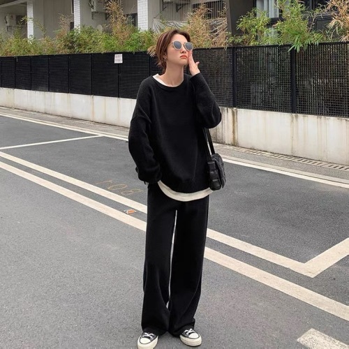 Korean new autumn and winter 2021 design fake two-piece knitted top leisure wide leg trousers sweater two-piece set