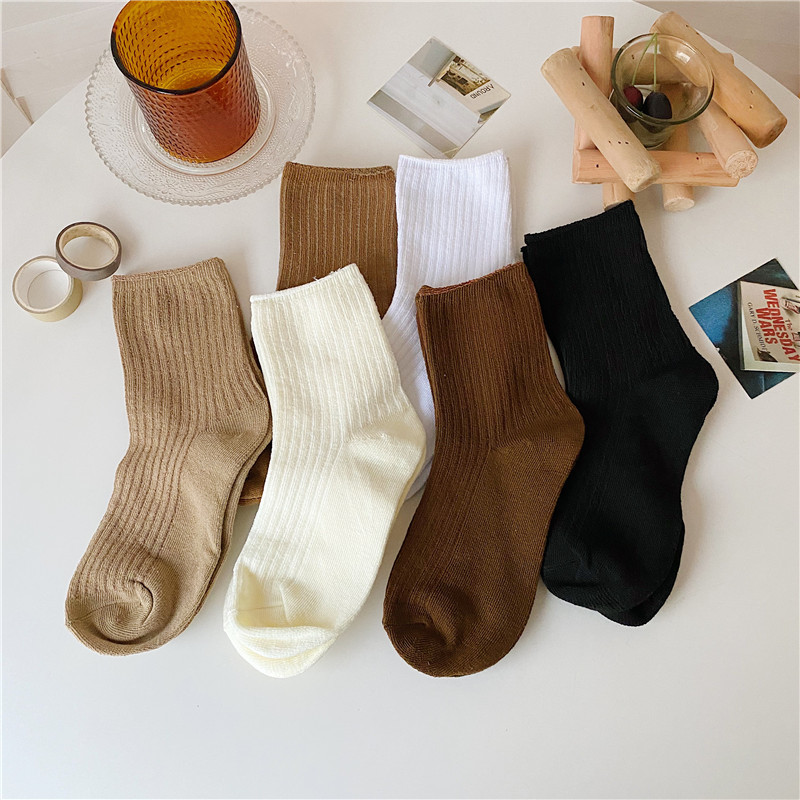 *Real shooting without price reduction ~ new solid color versatile socks women's middle tube socks net red super fire vertical stripe simple socks