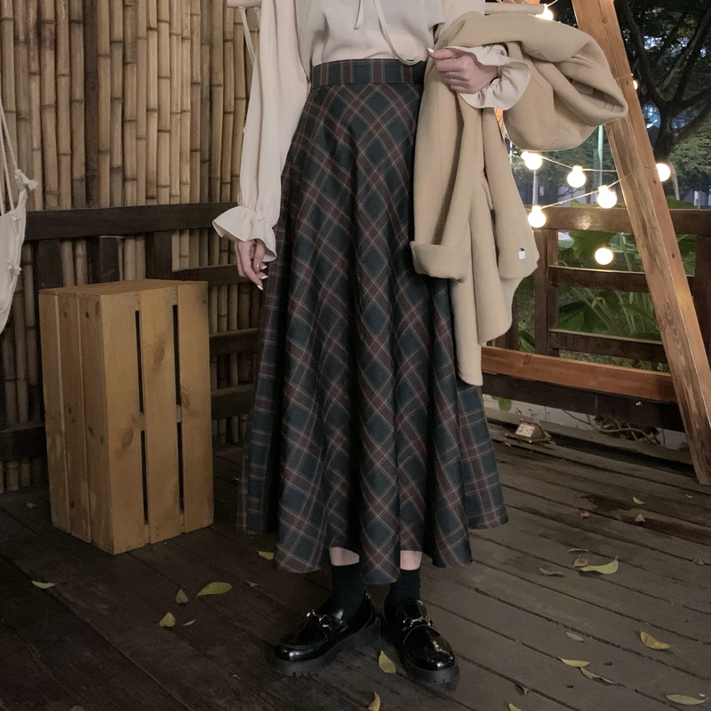 Real shot real price retro plaid skirt versatile high waist umbrella skirt medium length A-line skirt Christmas skirt
