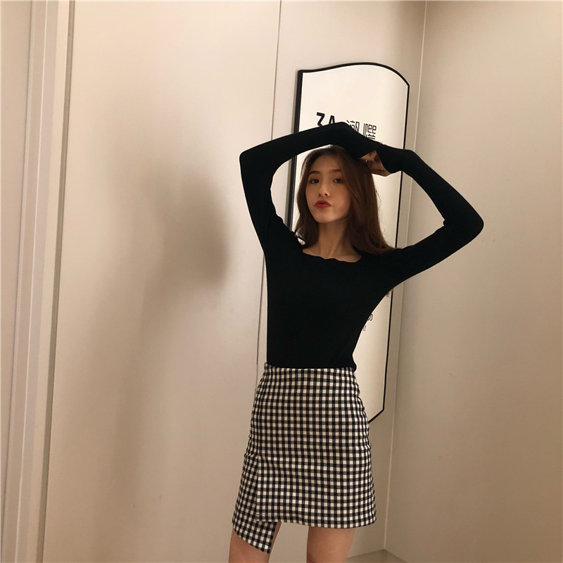 Real-priced long-sleeved T-shirt with square collar and slim bottom knitted shirt