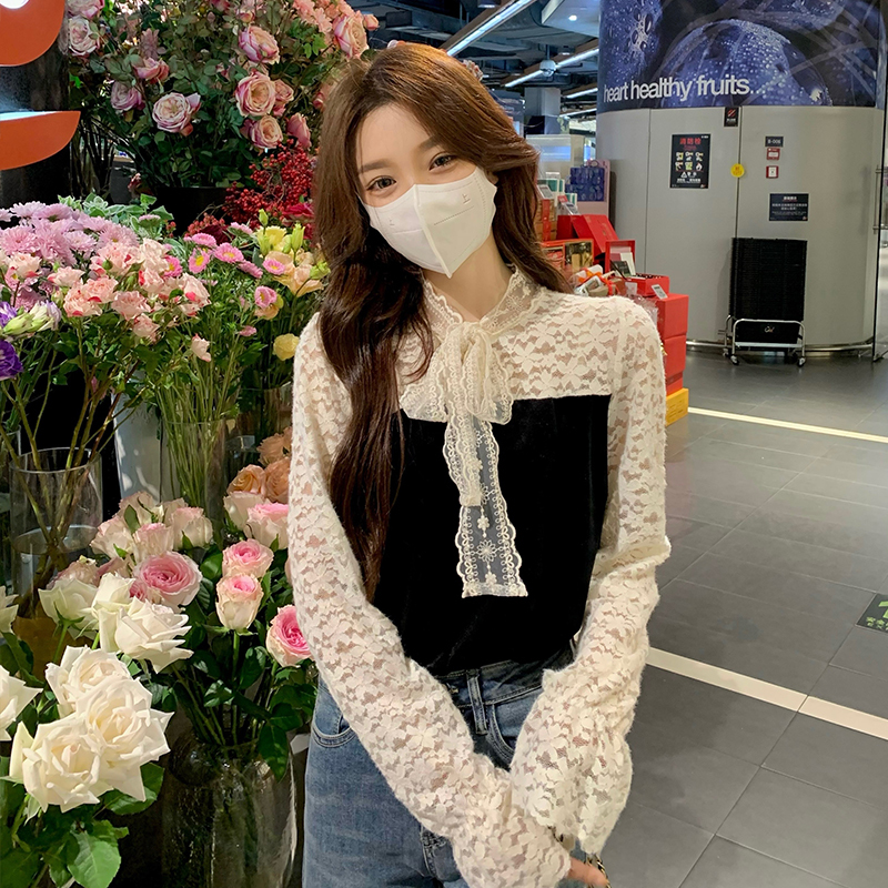 Real price ~ lace stitching velvet design feeling Bow Tie Shirt Long Sleeve foreign style top backing