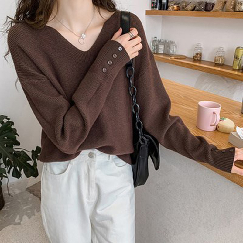 Fashion temperament V-neck design top autumn and winter new bottomed sweater women's loose leisure long sleeve sweater fashion