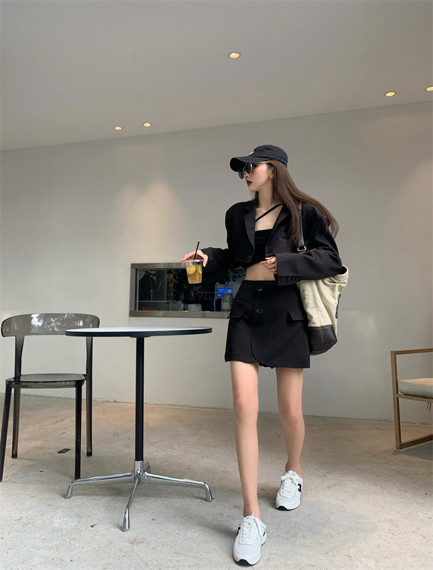 Real price retro temperament thin suit coat + high waist skirt + suspender