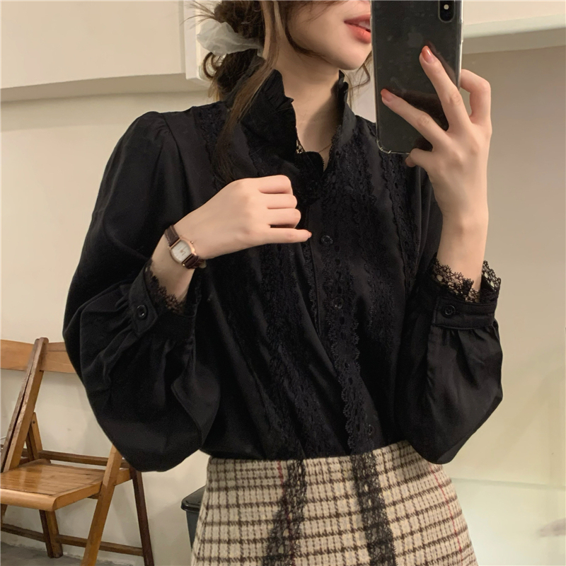 Real price! French Vintage lace shirt, small sweet and versatile lace top