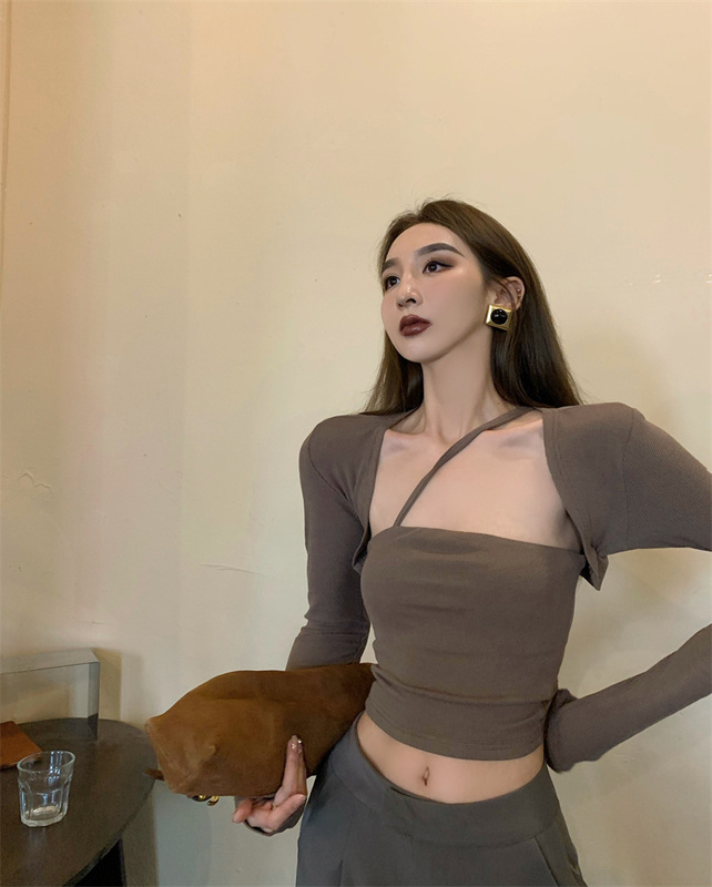 Real shooting and real price temperament sexy Strapless long sleeve T-shirt + high waist straight wide leg pants