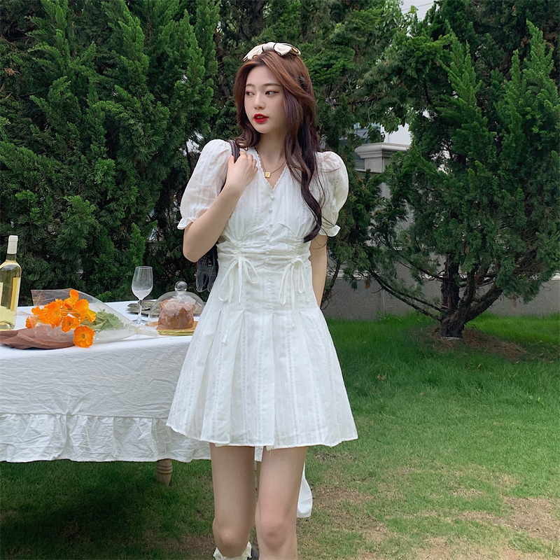 Real price ~ sweet and solid color in summer, slim waist, bubble sleeve, first love Platycodon grandiflorum White Princess Dress