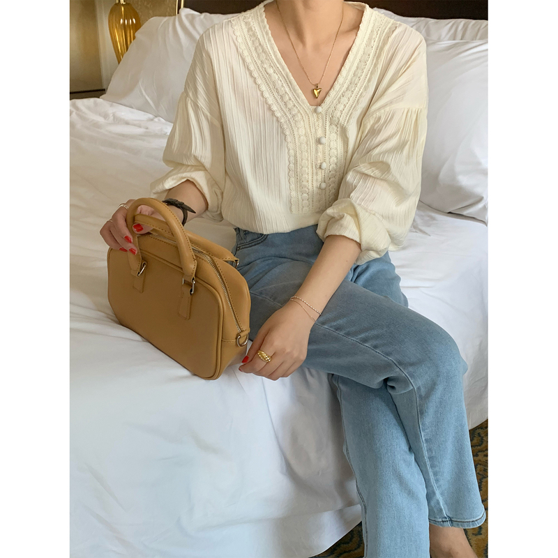 Autumn studio lacy shirt with thin sleeves FC1