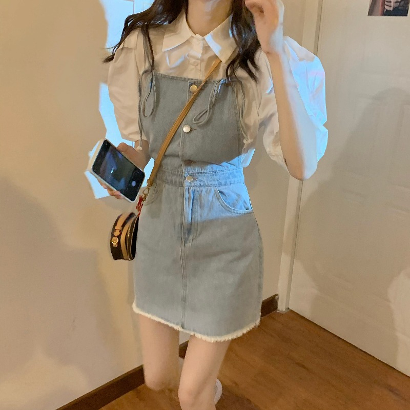2022 French retro waist closing denim dress women's summer gentle wind trend is thin and versatile suspender skirt trend