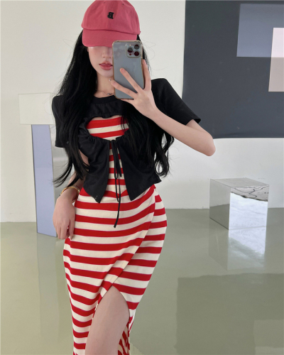 Real price and real shooting ~ be careful with machine hollowed out two-piece skirt, female red and white strip split thin suspender dress