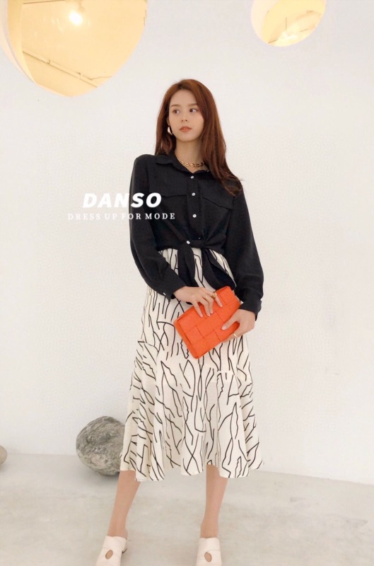 [DS] double pocket bandage shirt + texture suspender skirt set ys1-60406# Mo