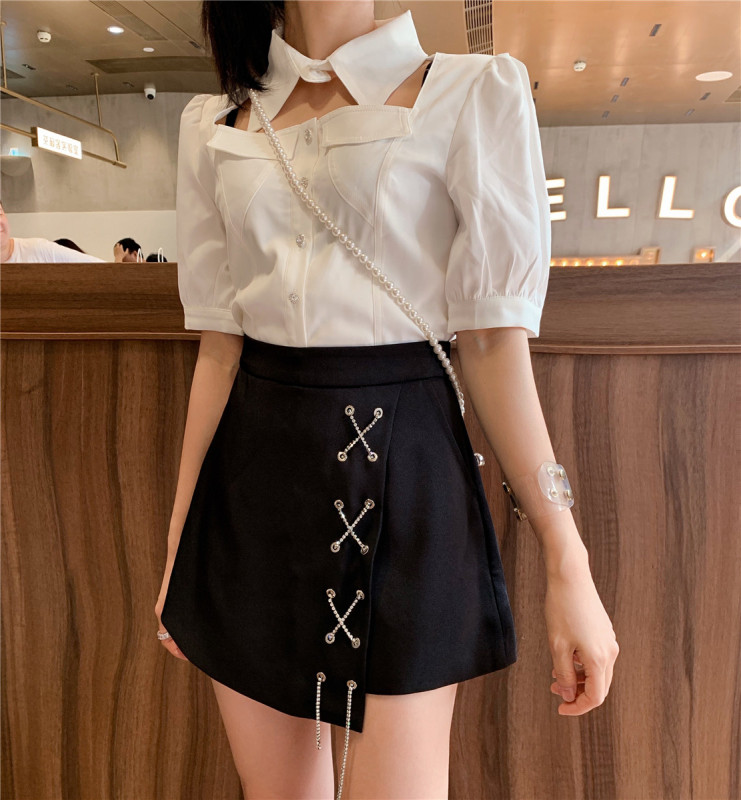 The original price is 95.88! New in early summer! [Linna] fashionable temperament cross chain slim casual shorts 8910# zxx