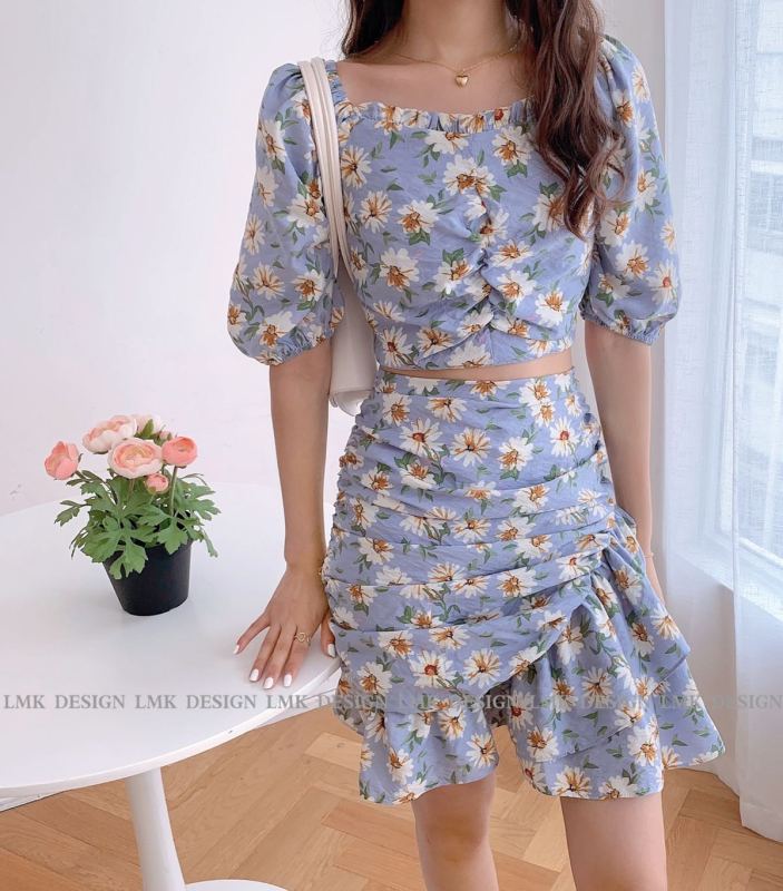 [LMK] Korean broken flower square neck blouse + irregular pleated skirt and pants two-piece suit (without jewelry) 2138# hjy