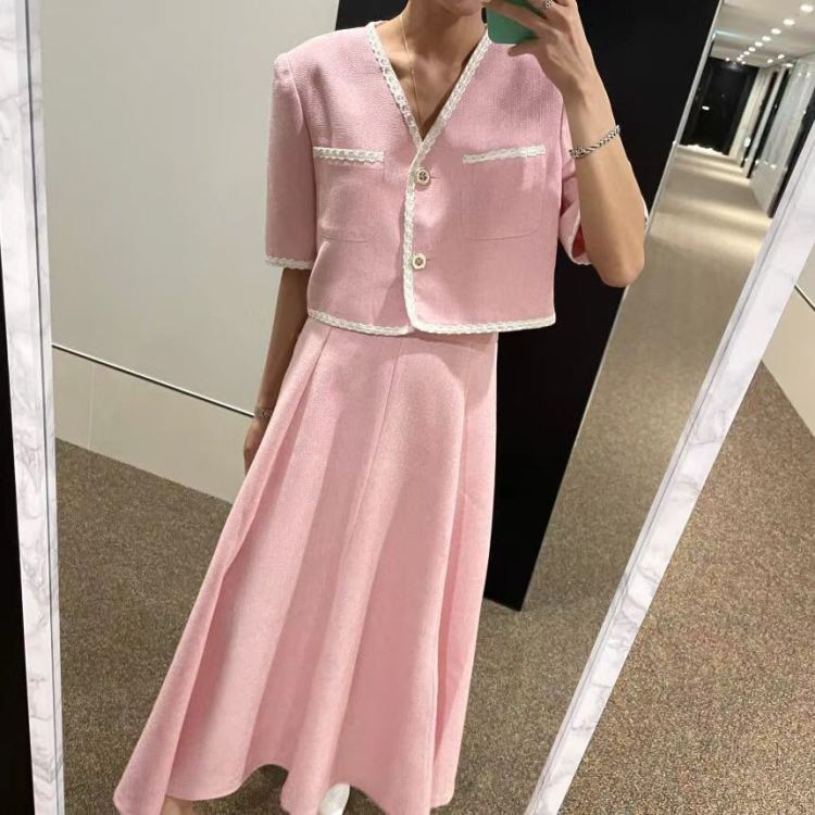 New in early summer! [31] V-neck xiaoxiangfeng fashion blouse + Korean lady fashion skirt two-piece suit (excluding bag) 81271# lhq