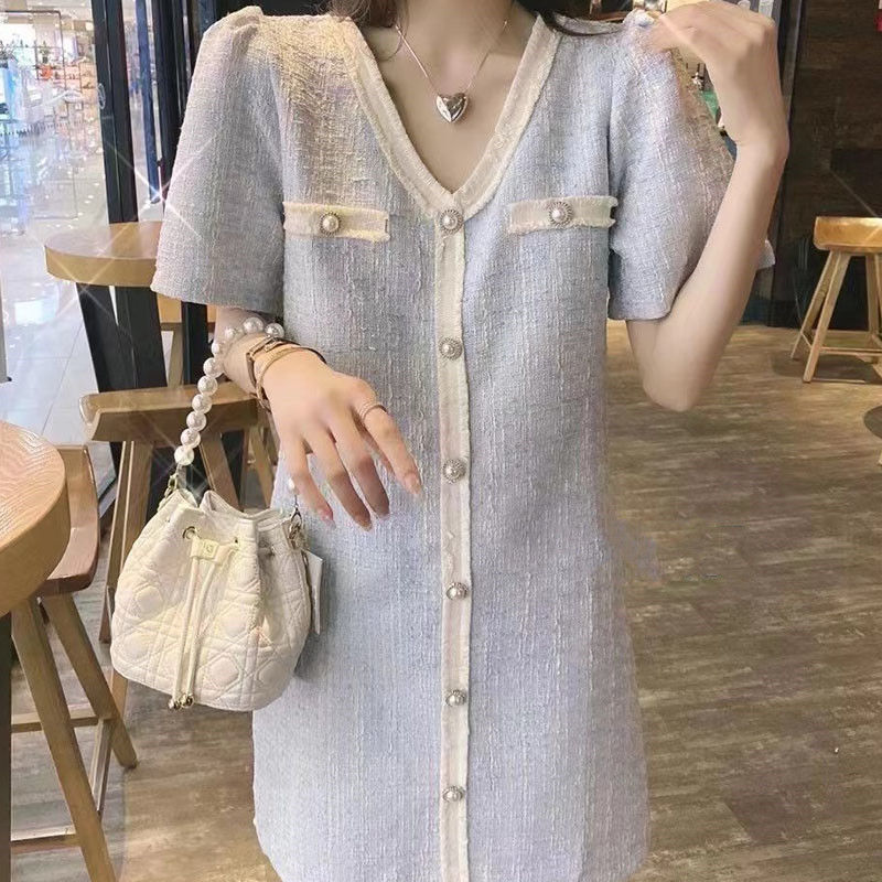 In the summer of 2022, the new Korean version of temperament high-end atmosphere sweet first love French slim small fragrance dress women