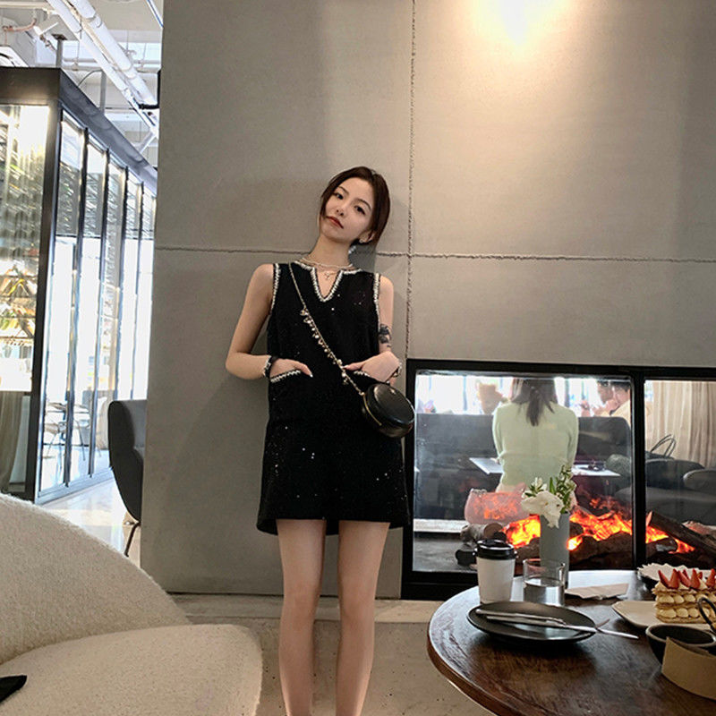 Vest dress women's 2022 spring and summer new French design feeling forget all empty small fragrance socialite wind short skirt