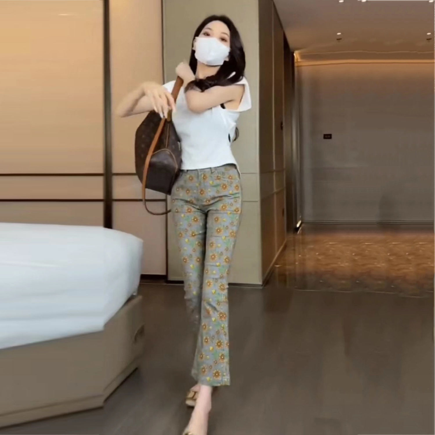 European fashion niche sunflower floral micro-jacks women's summer thin high waist stretch slim nine-point jeans