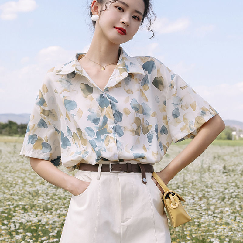 Spring retro Hong Kong short sleeve flower shirt women's summer shirt loose design summer green coat coat summer