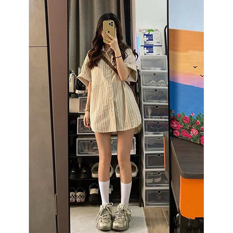 2022 summer striped shirt women's retro loose Joker short sleeve design feeling niche lazy wind shirt ins tide