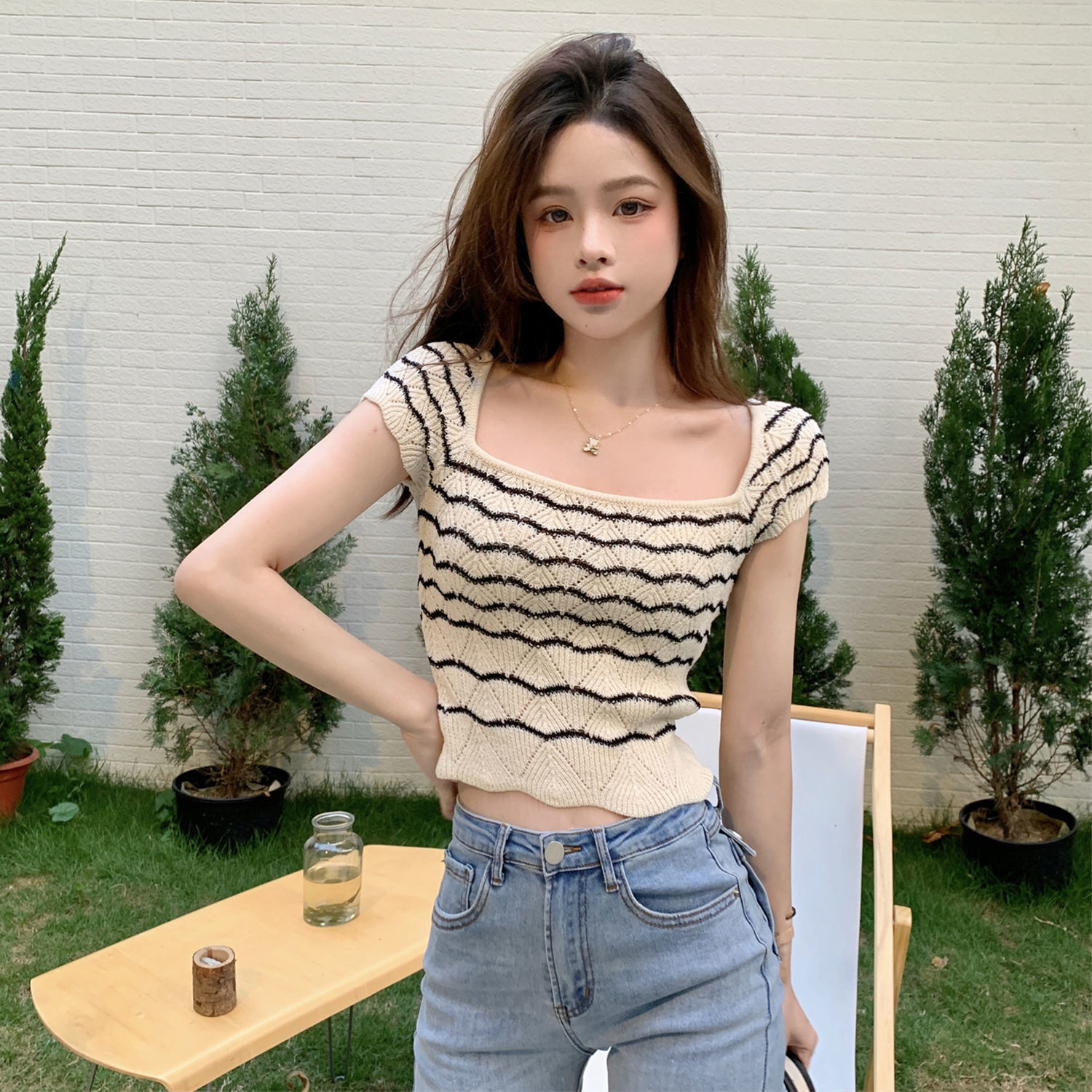 Horizontal stripe top women's T-shirt women's 2022 summer new short sleeve sweater small slim slim open navel square neck short