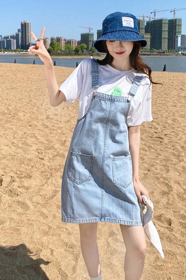 Denim suspender skirt women's summer new fashion small fresh Korean version loose temperament slim age reducing suspender dress