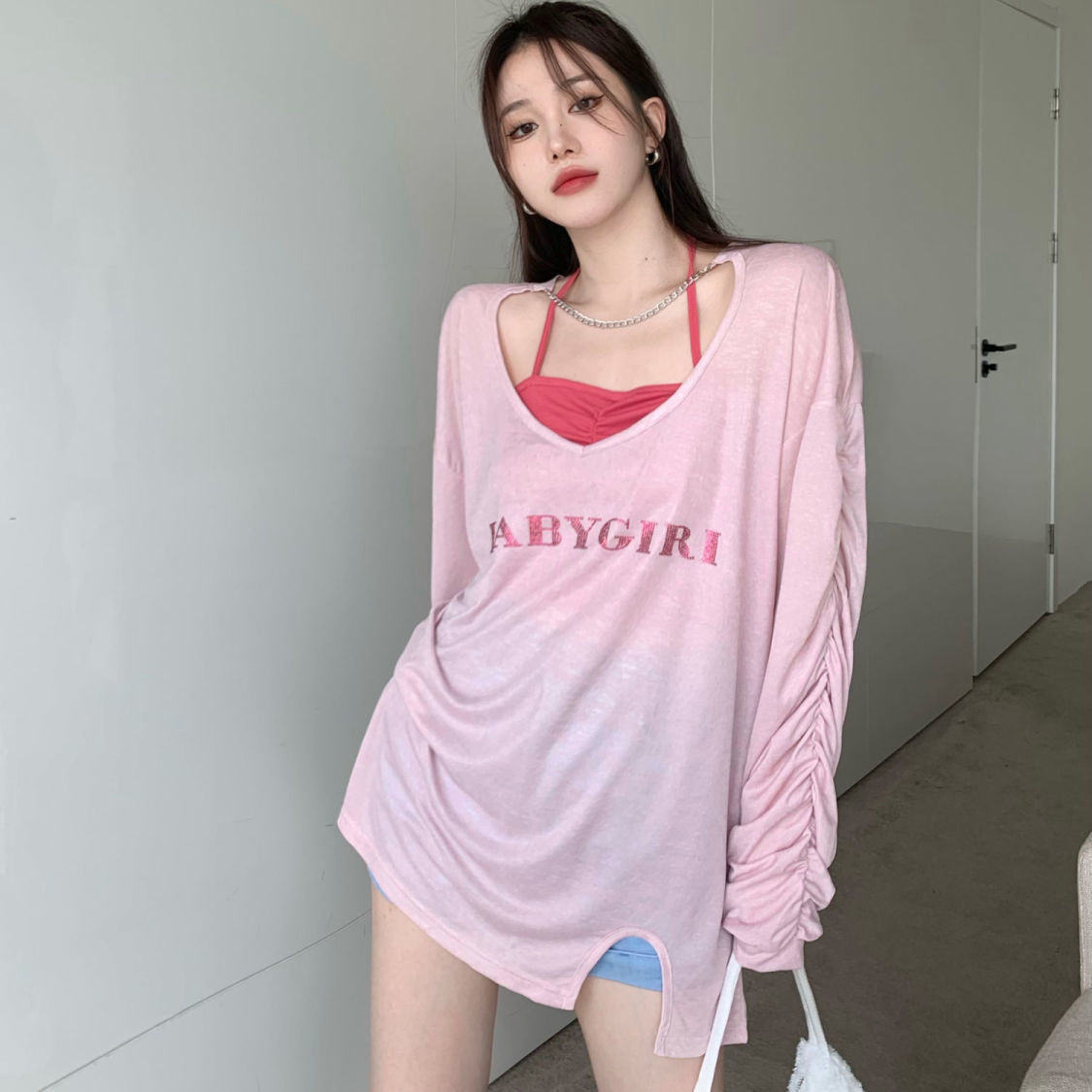 Overlapped sunscreen long sleeve T-shirt women's spring and summer 2022 New Retro Hong Kong Style loose split thin blouse two piece set