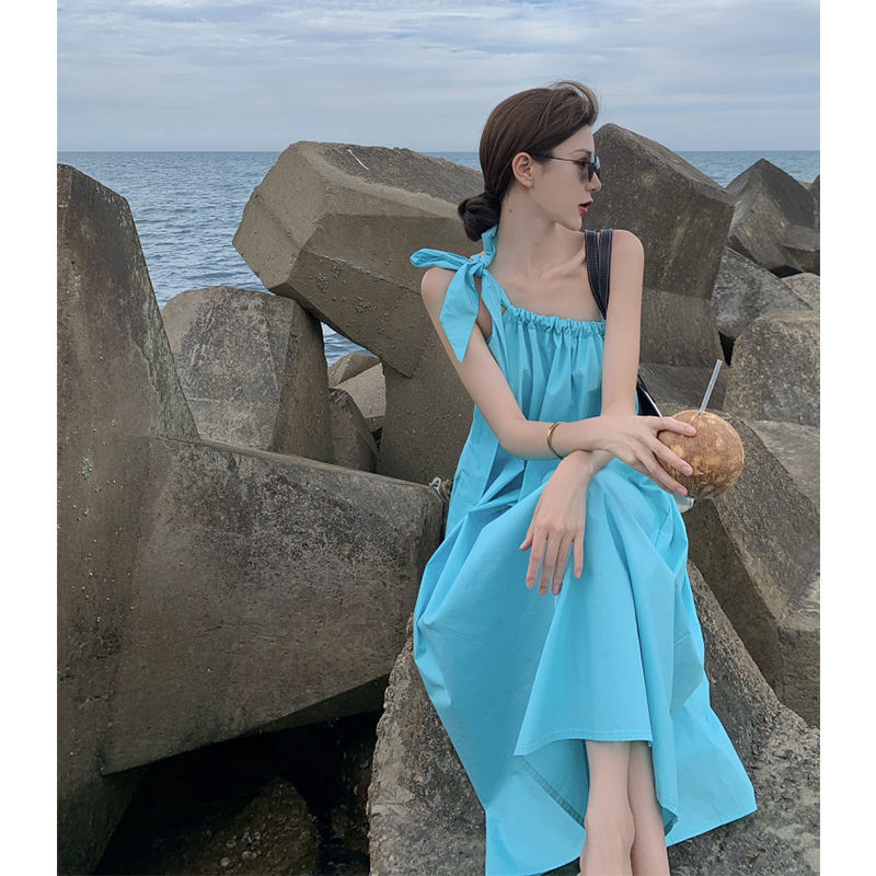 Seaside holiday dress women's 2022 summer French versatile slim off shoulder long dress temperament super fairy suspender skirt