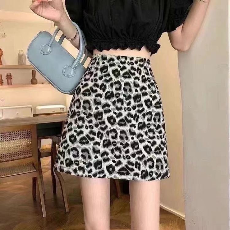 Original price 37.22! [I-D] Korean leopard print slim comfortable skirt (with safety pants) 9605\l