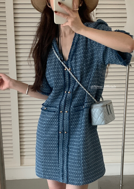 In early summer! [jin.c] small fragrance V-neck dress c3046\y