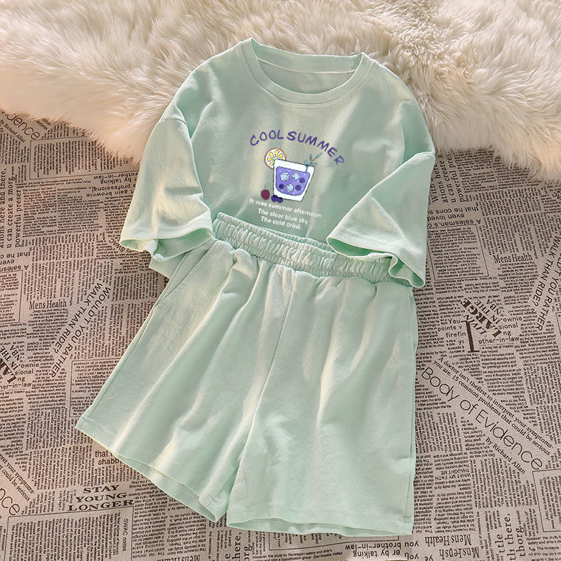 Leisure sports suit women's summer new loose Korean student fashion foreign style age reducing short sleeve shorts two piece set