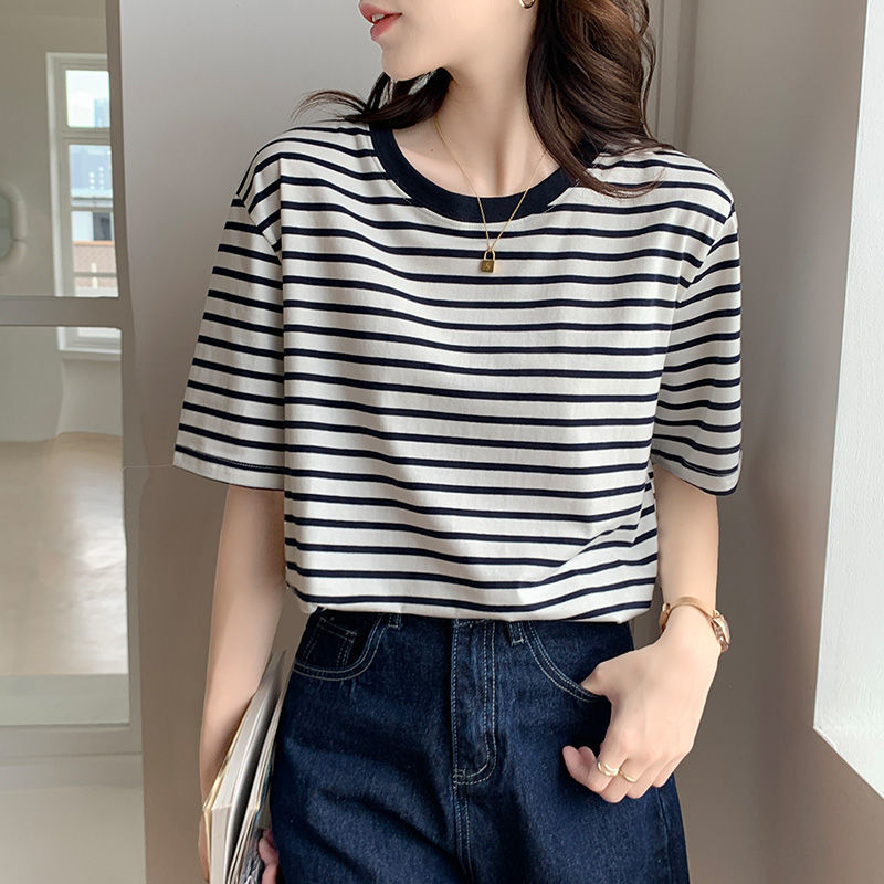 Black and white stripe short sleeve T-shirt Hong Kong style design sense of minority half sleeve loose and versatile high-level sense top female summer slim