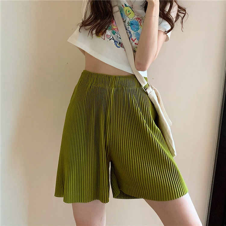Wrinkled wide leg shorts women's 2022 trend new Korean five point pants loose and versatile high waist straight casual pants