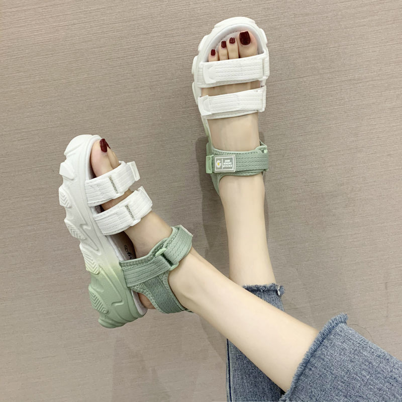 Sandal lady 2022 new summer fashion out wear popular student Korean version versatile fairy thick soled sports cool shoes