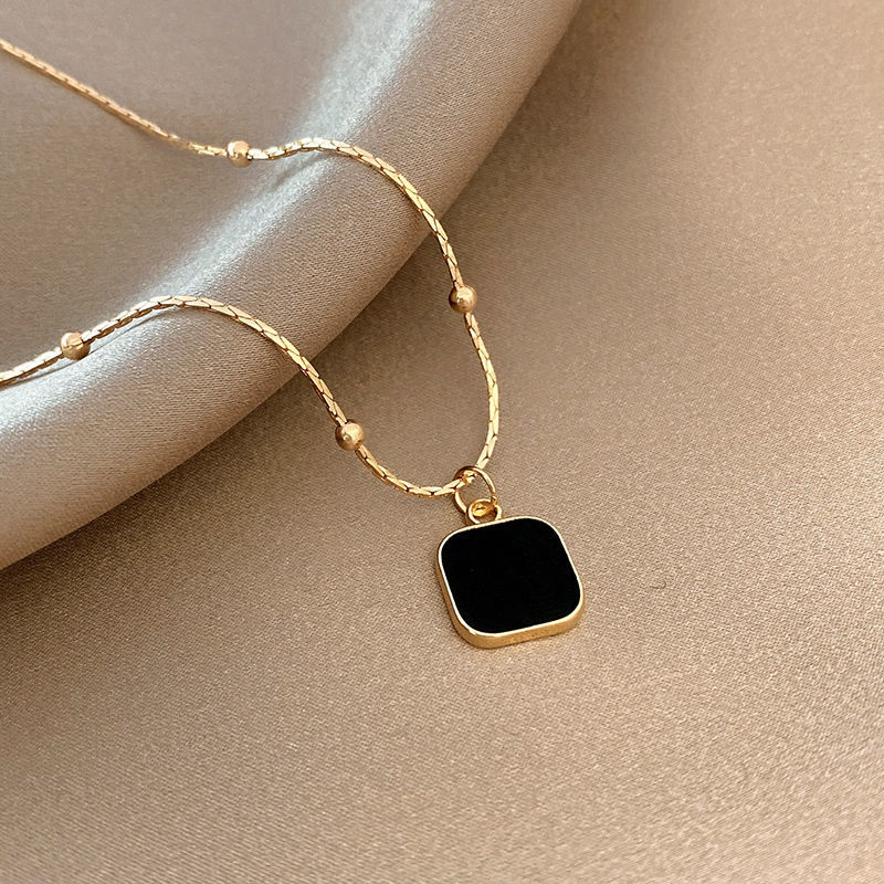 Black dark geometric square Necklace women's light luxury niche design sense collarbone chain 2022 new ins hip hop