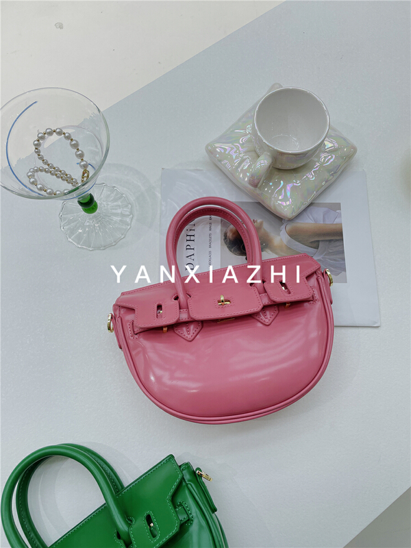 [words below] big brand half round design retro handbag 203-1311\ccl