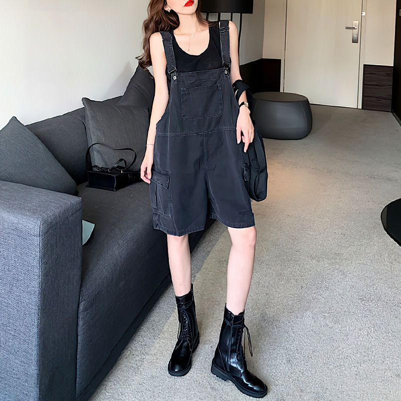 Smoke grey suspender women's summer 2022 new Korean loose retro Hong Kong style straight tube Wide Leg Denim Shorts trend