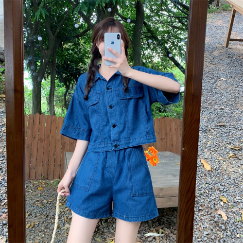 Real shot of a small man with foreign style two-piece loose denim jacket and wide leg casual shorts fashion s-5xl200 kg