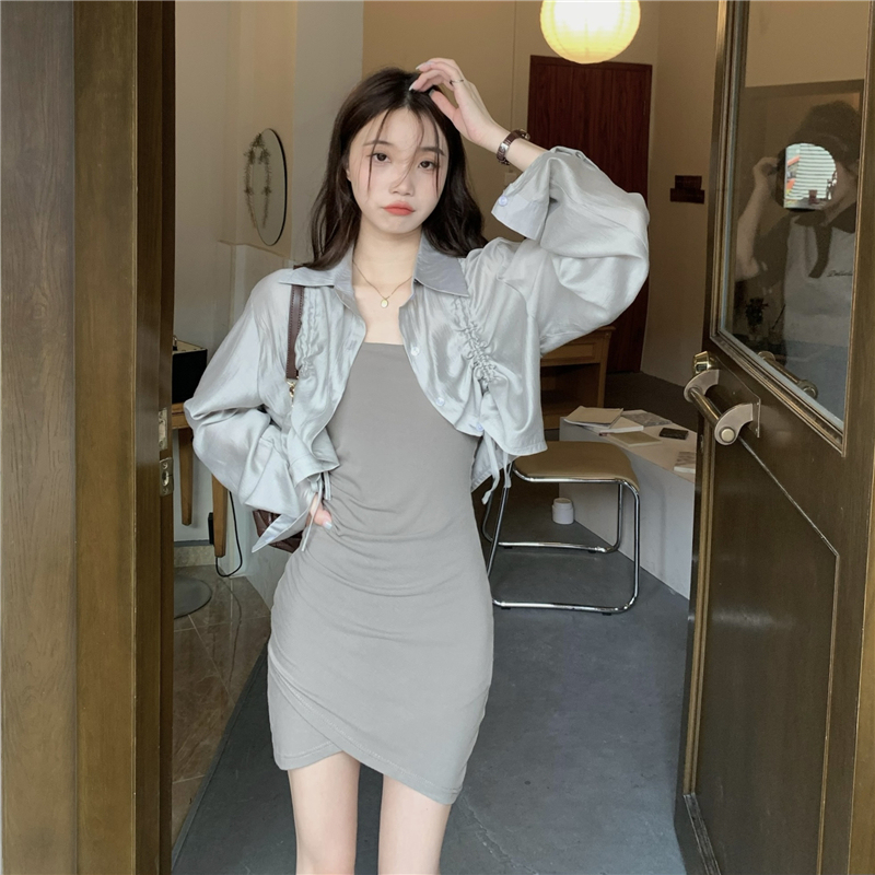 Real shooting and real price design sense drawstring sunscreen shirt + sweet and spicy girl suspender dress shows a thin Hip Wrap Skirt
