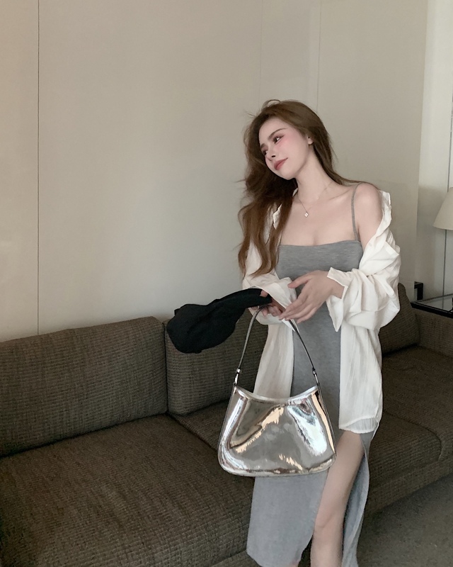 Real shooting, real price, slim fit, pure desire, modal slit suspender skirt + loose, casual and versatile solid color shirt