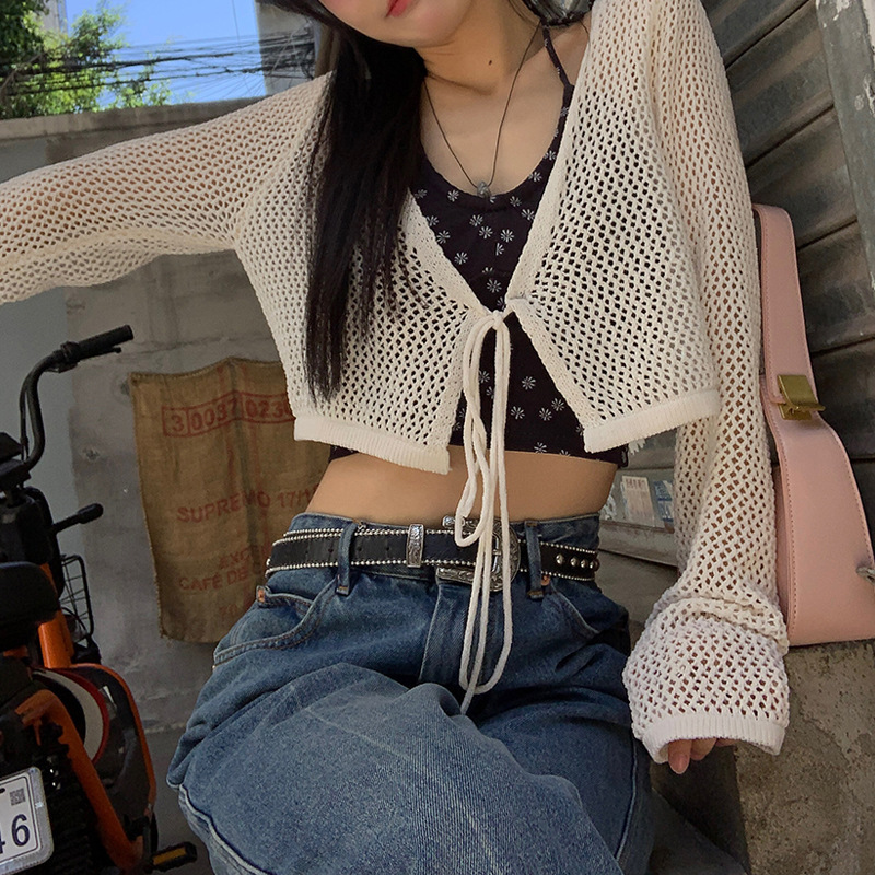 Xiaoxian Nizi V-neck T-shirt women's thin 2022 spring new short French pop with sun proof cardigan