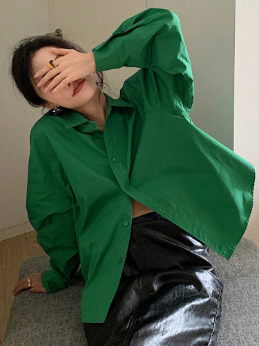 Green shirt women's Hong Kong style retro spring and autumn Korean version loose outer wear medium length design feeling small small shirt