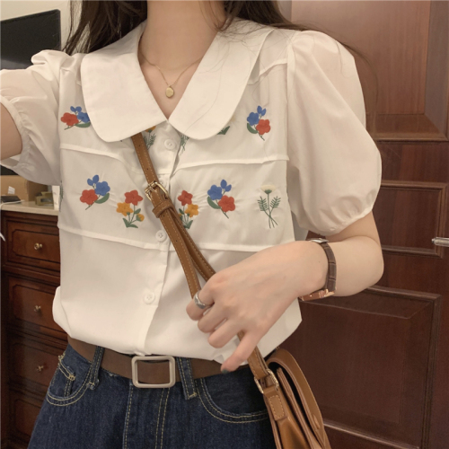 Real price! Korean white shirt women's design flower embroidery doll neck loose short sleeve shirt