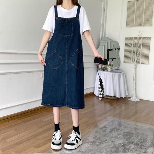 Actual shooting of the new Hong Kong style dress in summer 2022 women's loose and thin medium and long denim strap skirt