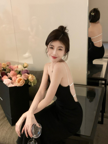 Real shooting, real price, good figure, leisure and sexy, air suspender skirt, backless long skirt, female summer