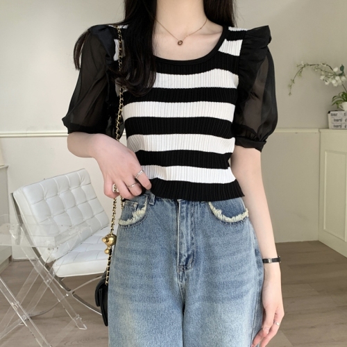 Real shooting and real price Korean version stripe stitching design feeling sweet LACE SHORT SLEEVE knitted women's top