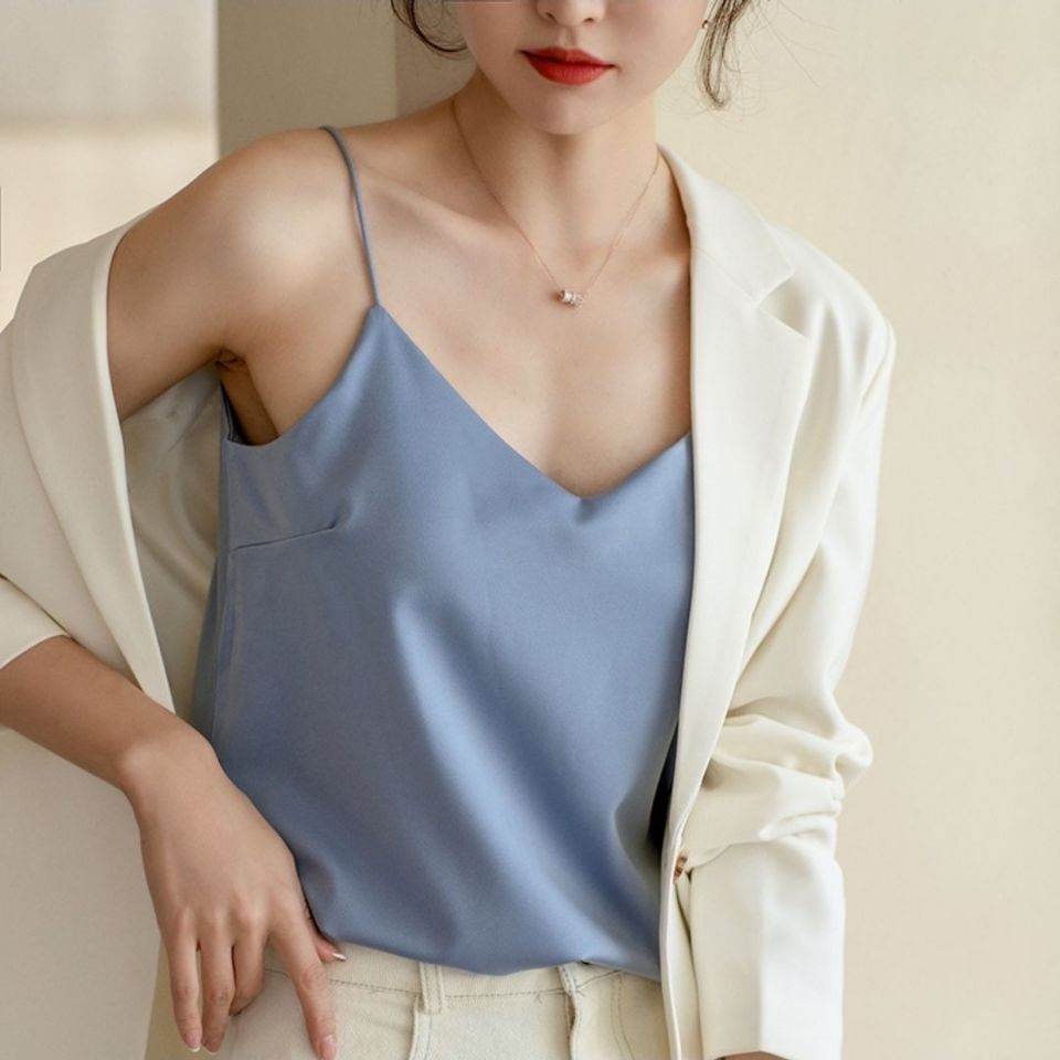 Small suspender vest women's suit with bra inside summer design sense, the minority wears trendy ins French bottomed top outside